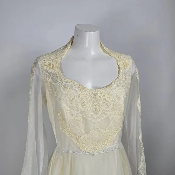 Vintage Bridallue Cream Ruffle Lace Wedding Gown Size S - Picture 2 of 13